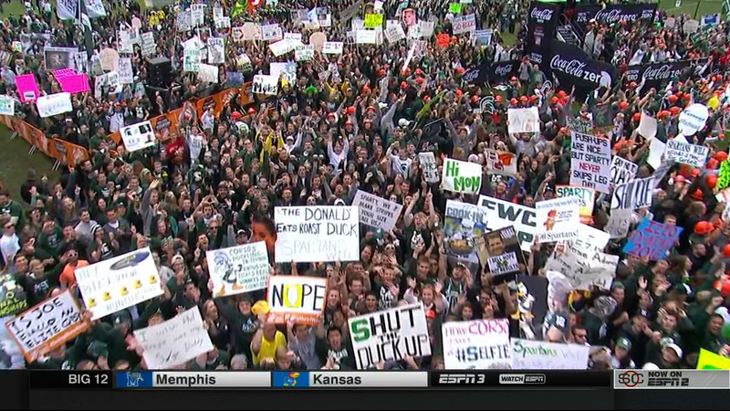Illustration for article titled "I'm White": Your East Lansing College GameDay Sign Roundup